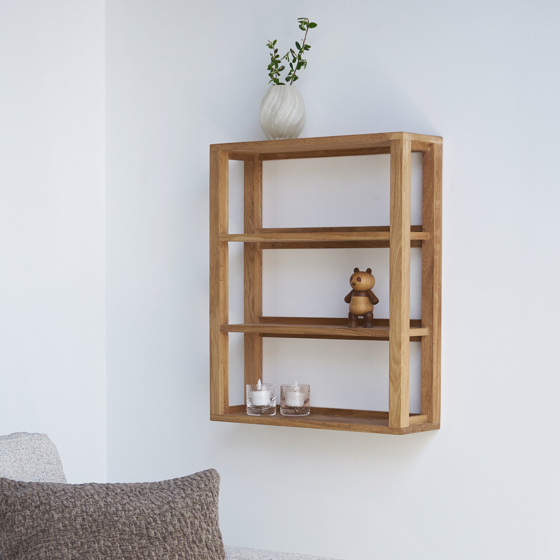 Akeru II væghylde 3H, FSC-certificeret egetræ